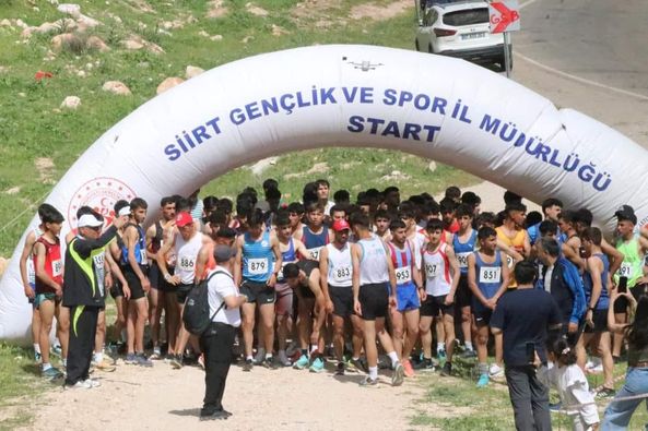 Türkiye Dağ Koşuları Şampiyonası ve İl Karmaları Ligi Birinci Etap yarışları Siirt’in Eruh ilçesinde yapıldı